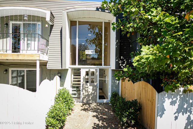 1119 La Fontenay Ct, Louisville, KY 40223
