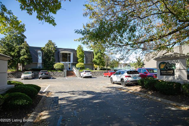 1119 La Fontenay Ct, Louisville, KY 40223