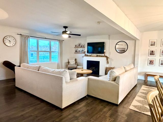 18371 Lawrence 2230, Aurora, MO 65605