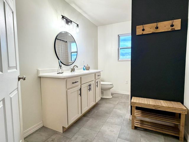 18371 Lawrence 2230, Aurora, MO 65605