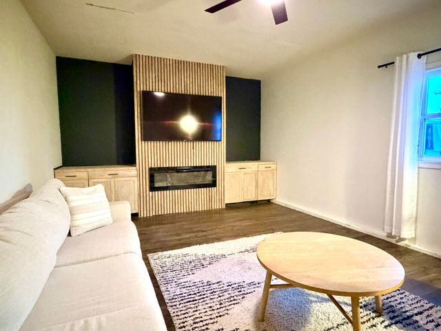 18371 Lawrence 2230, Aurora, MO 65605