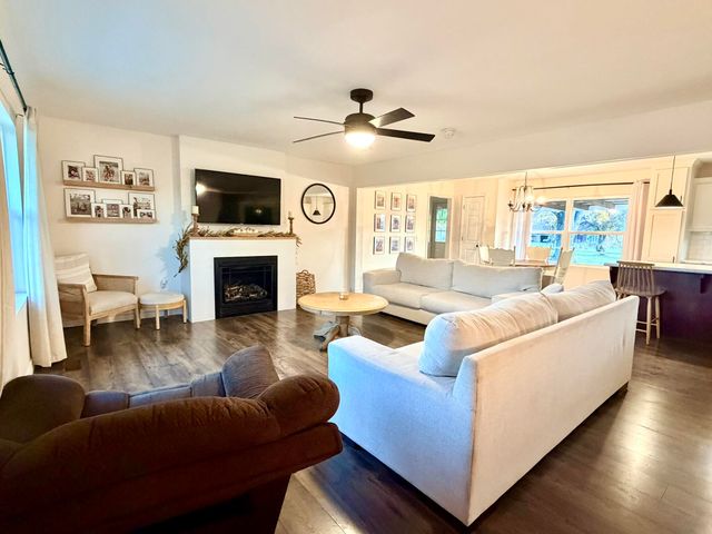 18371 Lawrence 2230, Aurora, MO 65605