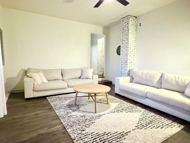 18371 Lawrence 2230, Aurora, MO 65605