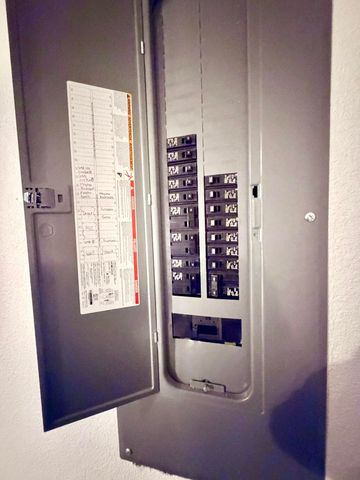 18371 Lawrence 2230, Aurora, MO 65605