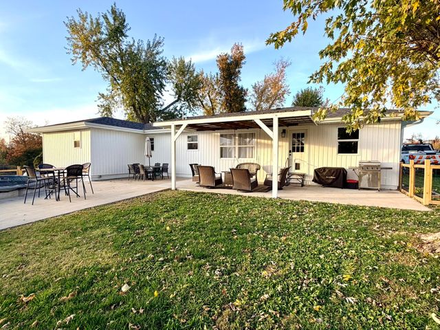 18371 Lawrence 2230, Aurora, MO 65605