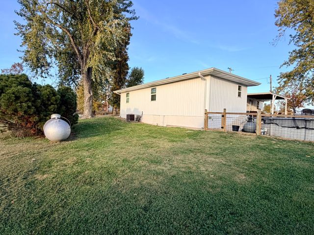 18371 Lawrence 2230, Aurora, MO 65605