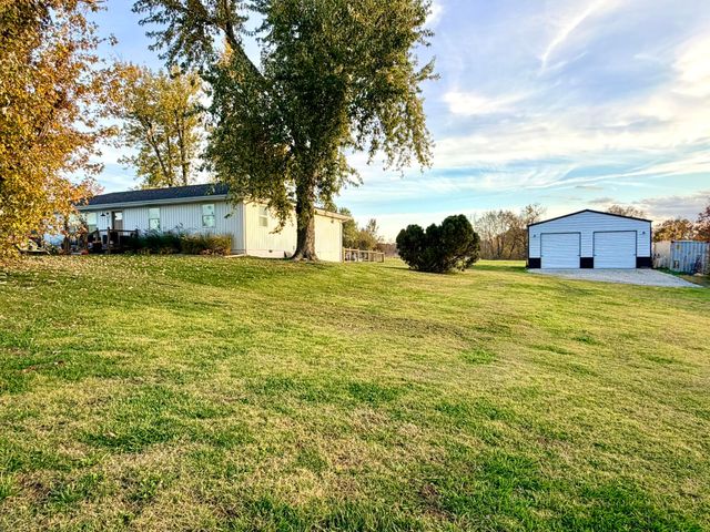 18371 Lawrence 2230, Aurora, MO 65605