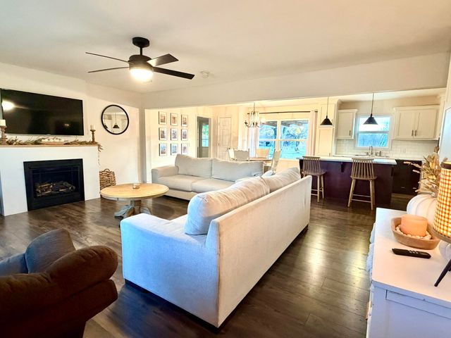 18371 Lawrence 2230, Aurora, MO 65605