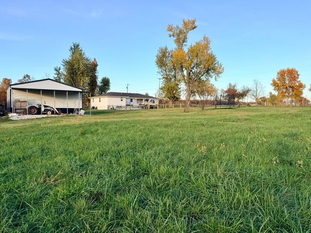 18371 Lawrence 2230, Aurora, MO 65605