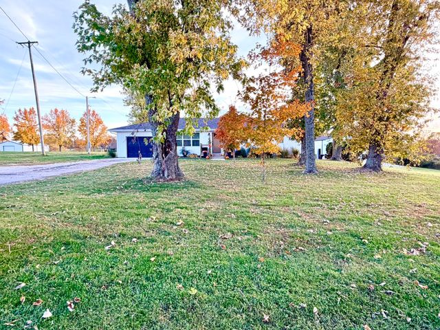 18371 Lawrence 2230, Aurora, MO 65605