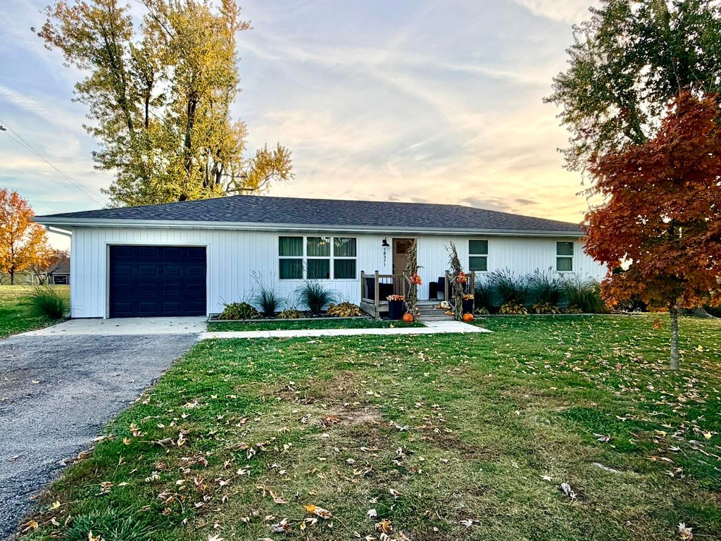 18371 Lawrence 2230, Aurora, MO 65605