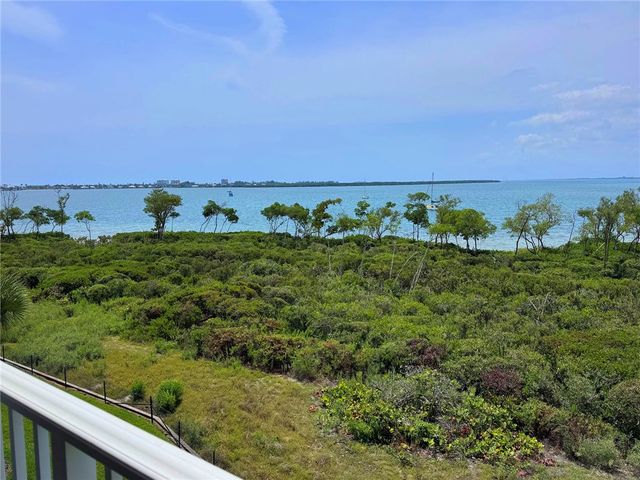 24 Harbour Isle Drive W 305, Fort Pierce, FL 34949