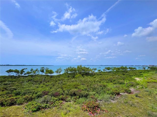 24 Harbour Isle Drive W 305, Fort Pierce, FL 34949