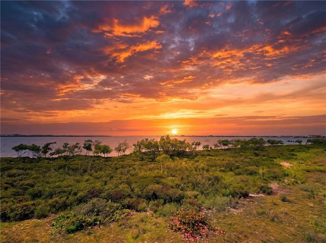 24 Harbour Isle Drive W 305, Fort Pierce, FL 34949