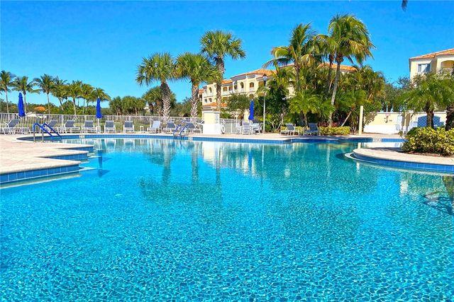 24 Harbour Isle Drive W 305, Fort Pierce, FL 34949
