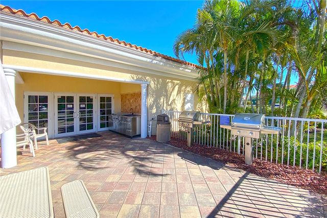 24 Harbour Isle Drive W 305, Fort Pierce, FL 34949