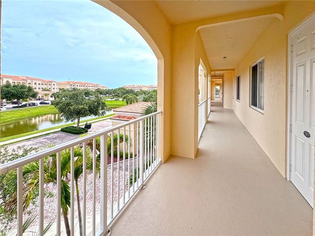 24 Harbour Isle Drive W 305, Fort Pierce, FL 34949