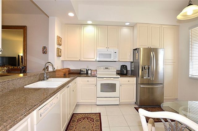 24 Harbour Isle Drive W 305, Fort Pierce, FL 34949