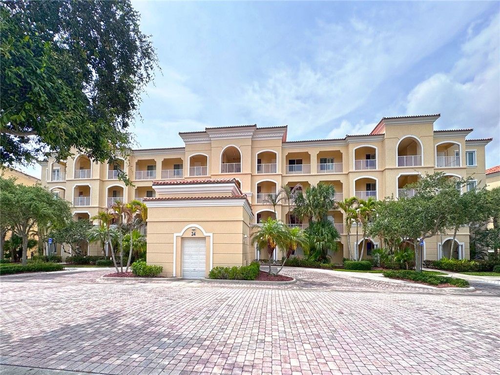 24 Harbour Isle Drive W 305, Fort Pierce, FL 34949