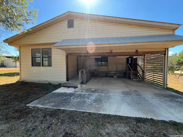 3200 N State Highway 16, Jourdanton, TX 78026