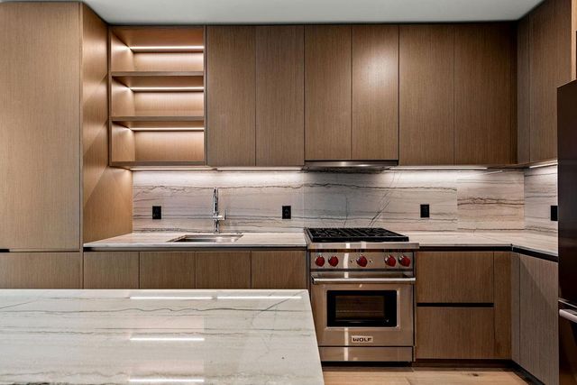 610 Davis ST 2504, Austin, TX 78701