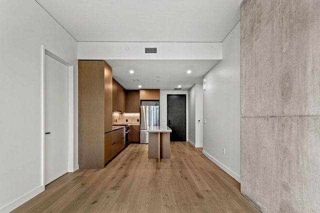 610 Davis ST 2504, Austin, TX 78701