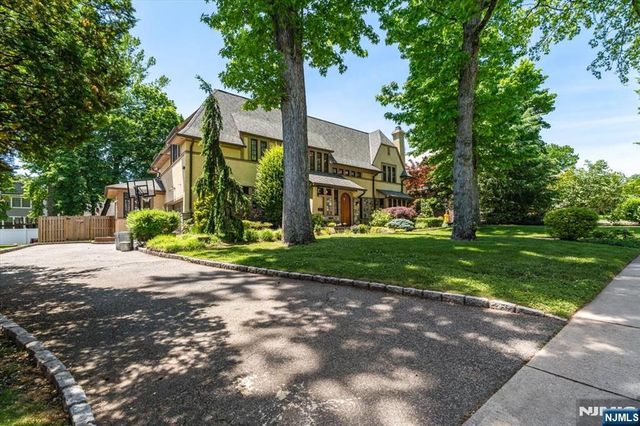 314 Winthrop Road, Teaneck, NJ 07666