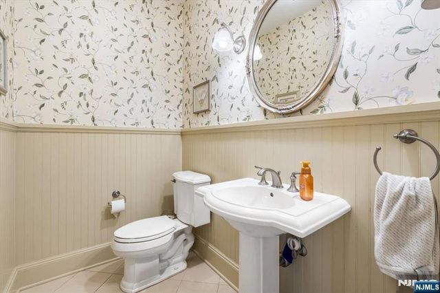 314 Winthrop Road, Teaneck, NJ 07666