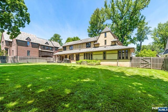 314 Winthrop Road, Teaneck, NJ 07666