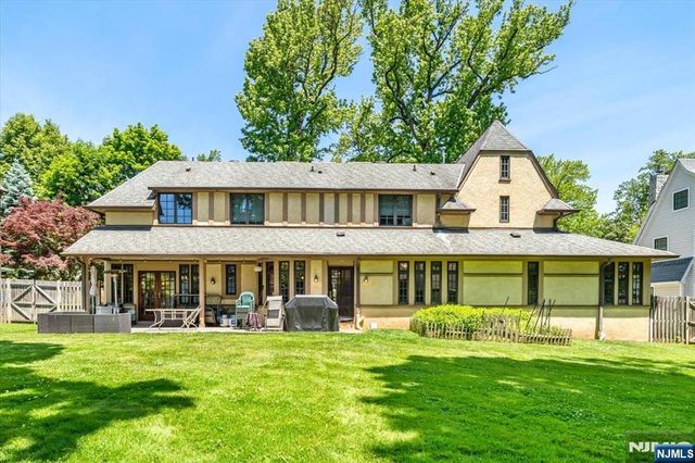 314 Winthrop Road, Teaneck, NJ 07666