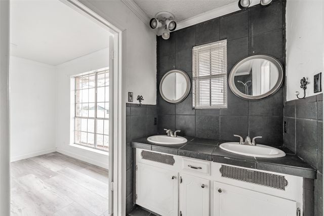 306 Country Club Drive, Joshua, TX 76058