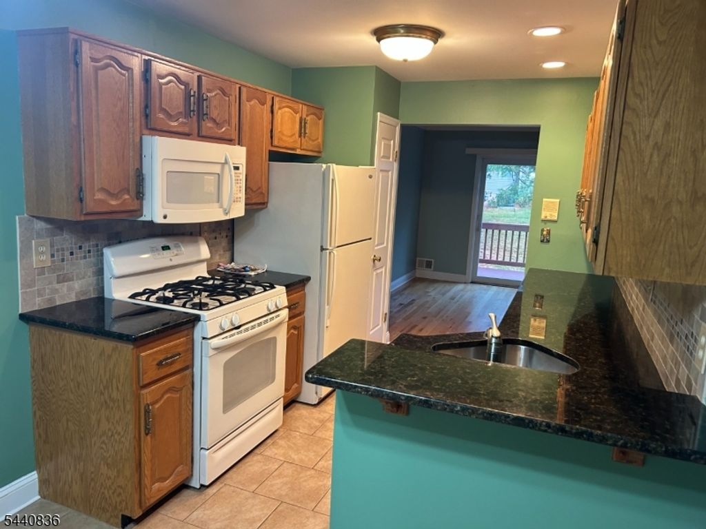 42 Myrtle Ct, Readington Twp., NJ 08889 — photo 5