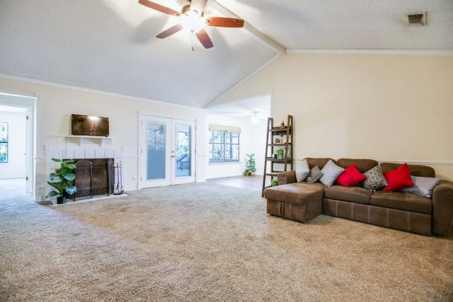 1821 La Mesa Lane, San Angelo, TX 76905