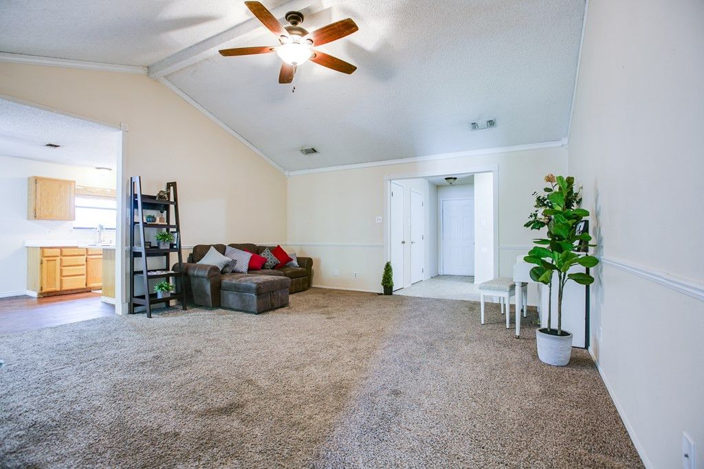 Image 9 of property listing at 1821 La Mesa Lane, San Angelo, TX 76905