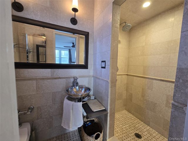 210 E Broadway 1H, Long Beach, NY 11561