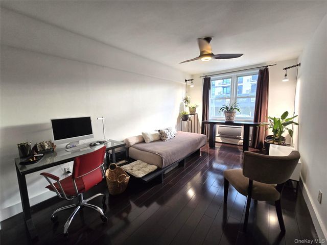 210 E Broadway 1H, Long Beach, NY 11561