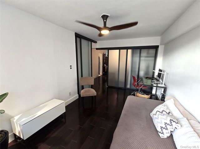 210 E Broadway 1H, Long Beach, NY 11561
