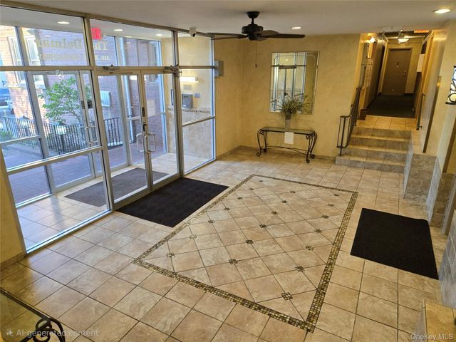 210 E Broadway 1H, Long Beach, NY 11561