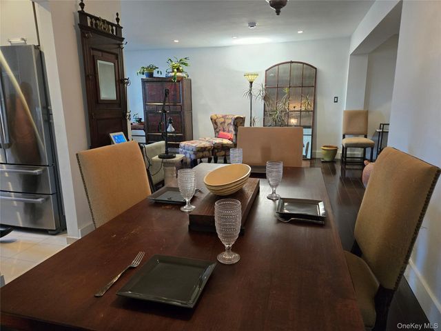 210 E Broadway 1H, Long Beach, NY 11561