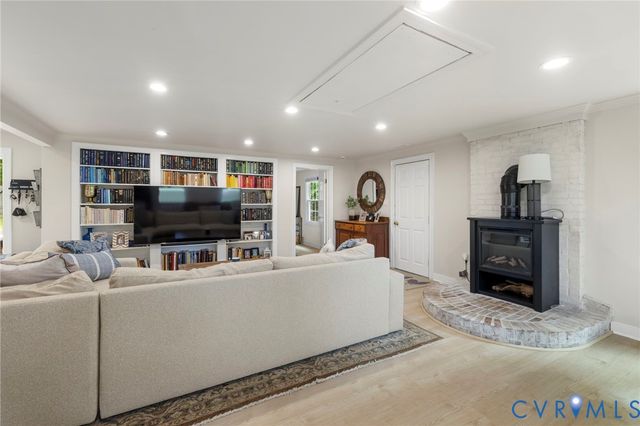 13531 W Salisbury Rd, Midlothian, VA 23113