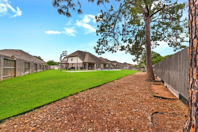 5922 Green Meadows Lane, Katy, TX 77493