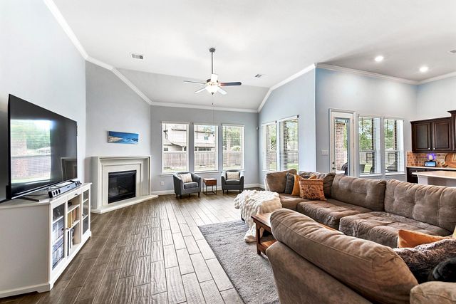 5922 Green Meadows Lane, Katy, TX 77493