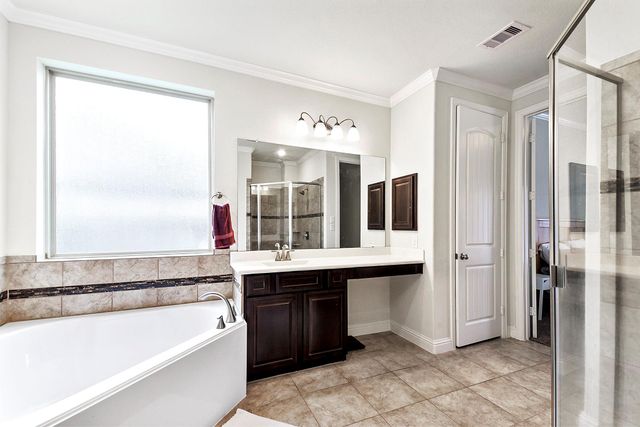 5922 Green Meadows Lane, Katy, TX 77493