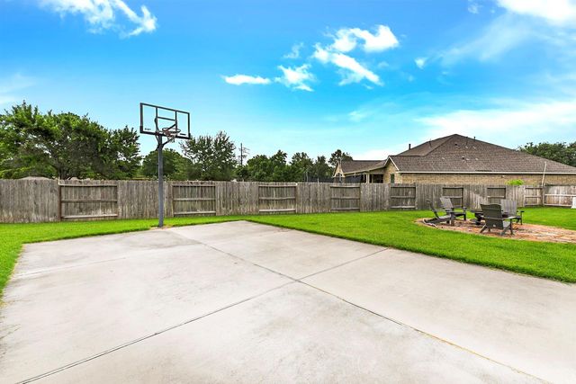 5922 Green Meadows Lane, Katy, TX 77493