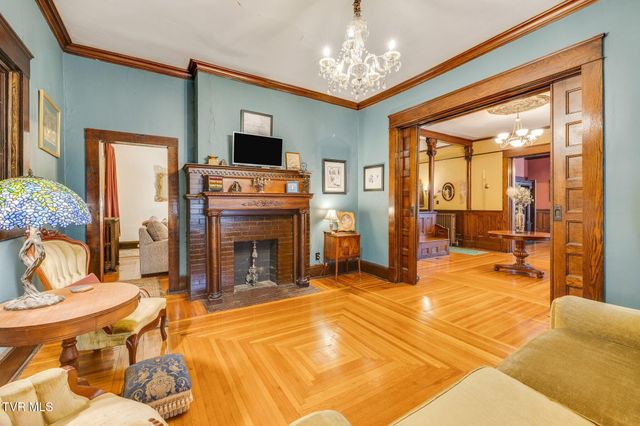 211 Johnson Street, Bristol, VA 24201