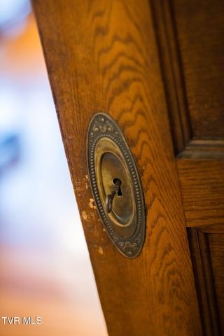 211 Johnson Street, Bristol, VA 24201