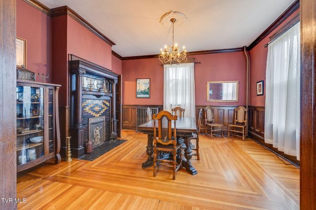 211 Johnson Street, Bristol, VA 24201