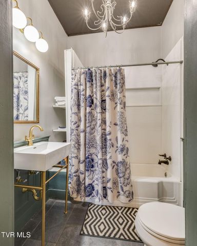 211 Johnson Street, Bristol, VA 24201