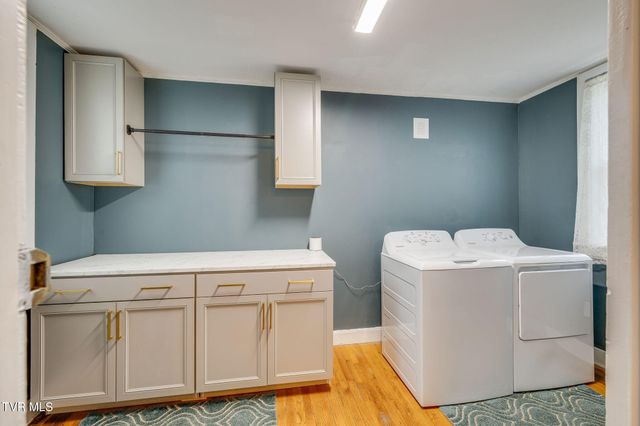 211 Johnson Street, Bristol, VA 24201