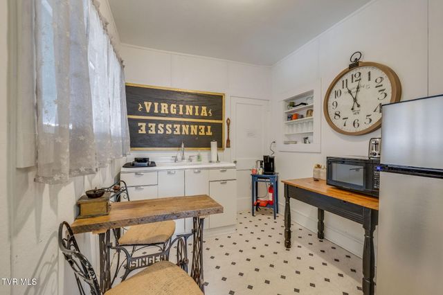 211 Johnson Street, Bristol, VA 24201